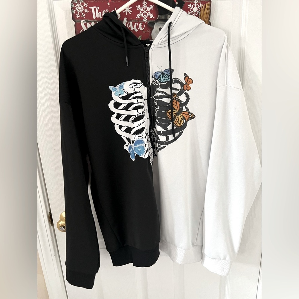 Black And White SHEIN “RIBBED BEAUTY” Zipup